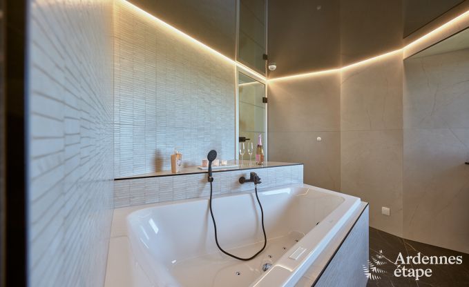 Luxe vakantiehuis in Butgenbach: watertoren met sauna, bubbelbad en panoramisch uitzicht voor 6 personen