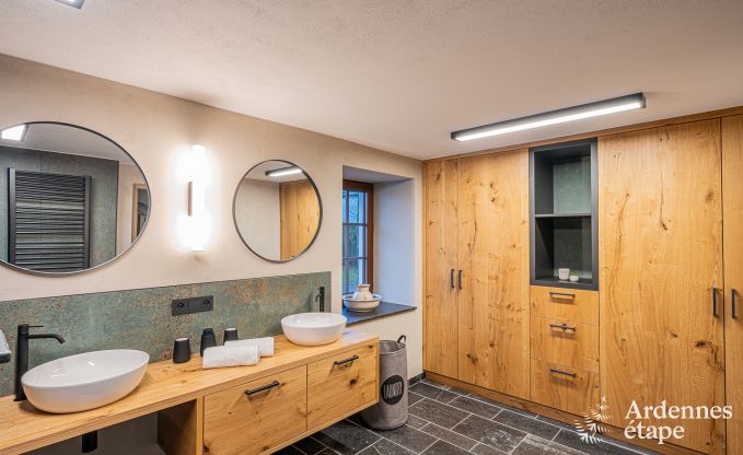 Uitzonderlijke vakantievilla in B�tgenbach voor 10 personen met zwembad