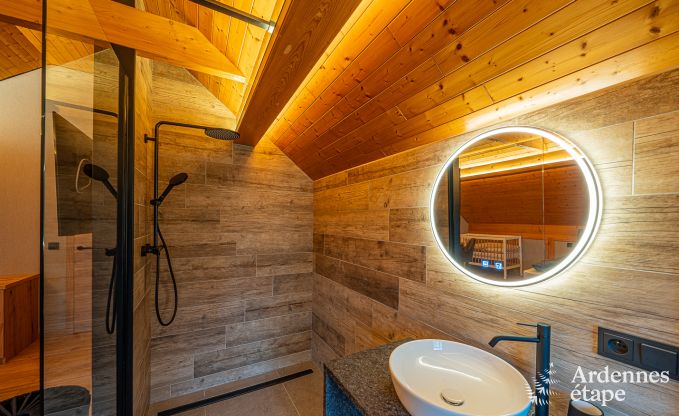 Uitzonderlijke vakantievilla in B�tgenbach voor 10 personen met zwembad