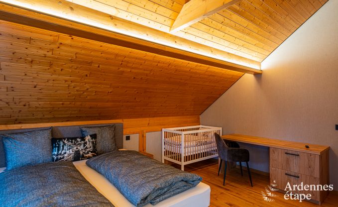 Uitzonderlijke vakantievilla in B�tgenbach voor 10 personen met zwembad