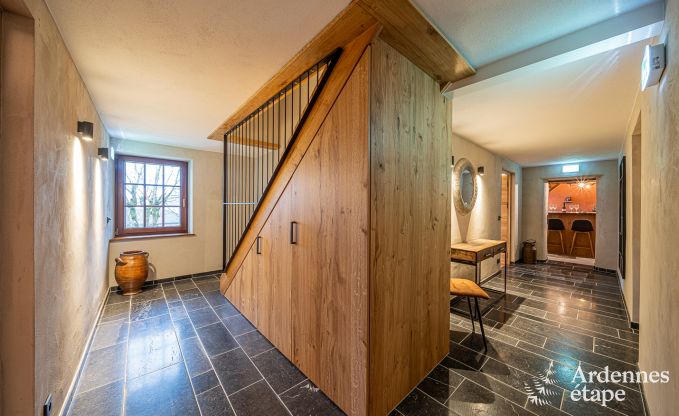 Ruime en luxueuze villa voor 14 personen met binnenzwembad in de Hoge Venen