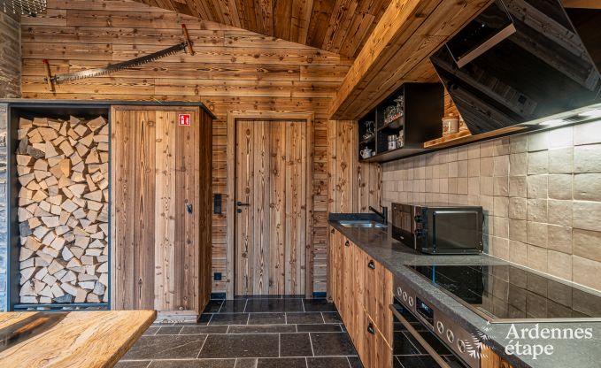 Ruime en luxueuze villa voor 14 personen met binnenzwembad in de Hoge Venen