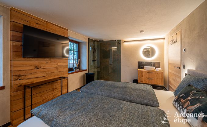 Ruime en luxueuze villa voor 14 personen met binnenzwembad in de Hoge Venen