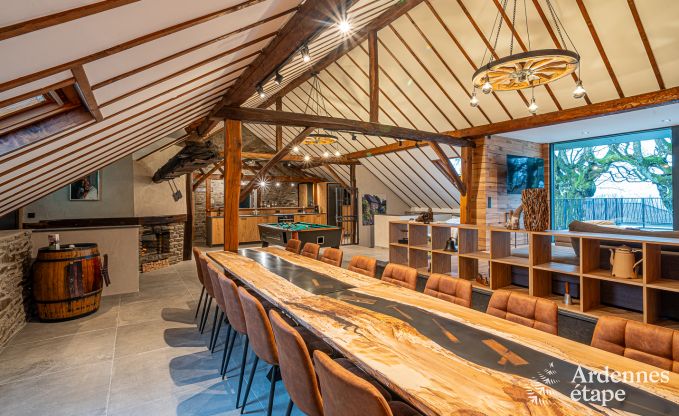 Ruime en luxueuze villa voor 14 personen met binnenzwembad in de Hoge Venen