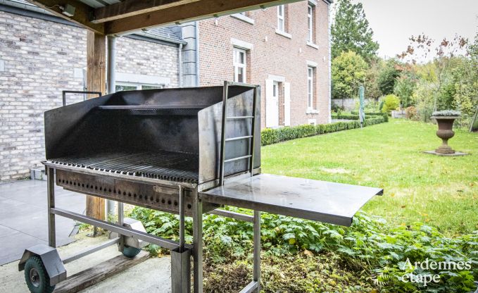 Charmante vakantiewoning in Chimay voor 12 personen met sauna, speelkamer en privtuin