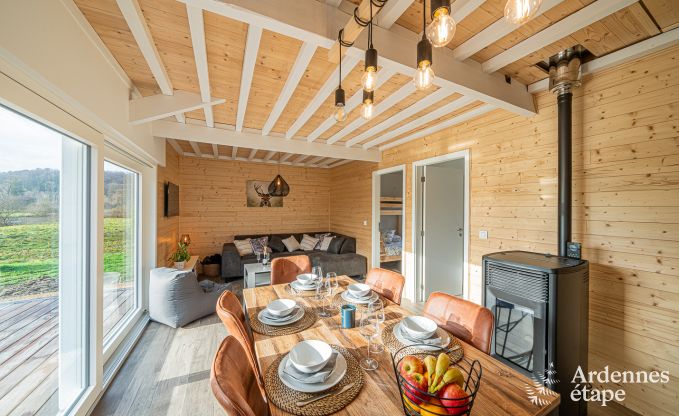 Charmante chalet voor 5 op de oever van de Semois in Chiny, Gaume