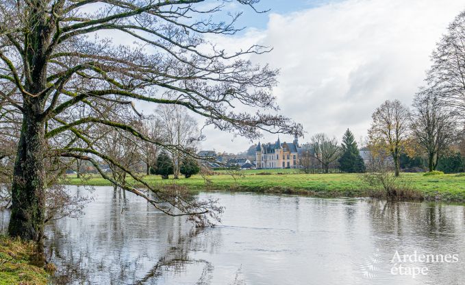 Charmante chalet voor 5 op de oever van de Semois in Chiny, Gaume