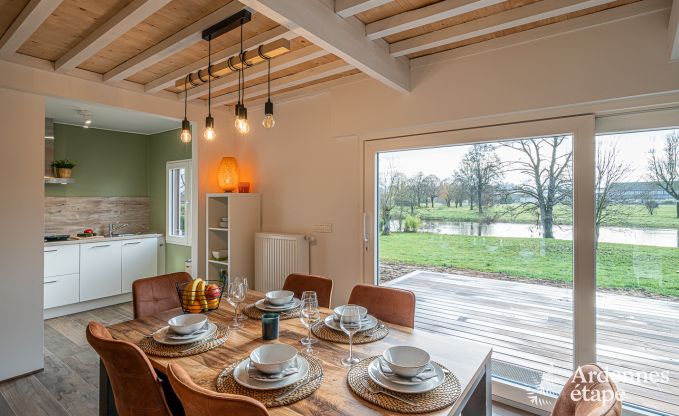 Charmante chalet voor 5 op de oever van de Semois in Chiny, Gaume
