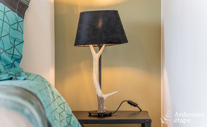 Charmante chalet voor 5 op de oever van de Semois in Chiny, Gaume