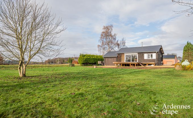 Charmante chalet voor 5 op de oever van de Semois in Chiny, Gaume