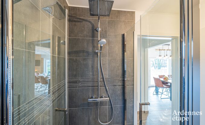 Charmante chalet voor 5 op de oever van de Semois in Chiny, Gaume