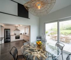 Comfortabel vakantiehuis met zwembad en houtkachel in Ciney, Ardennen