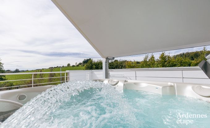 Ruime luxevilla in Daverdisse voor 22 personen met 11 slaapkamers, binnenzwembad, sauna en jacuzzi