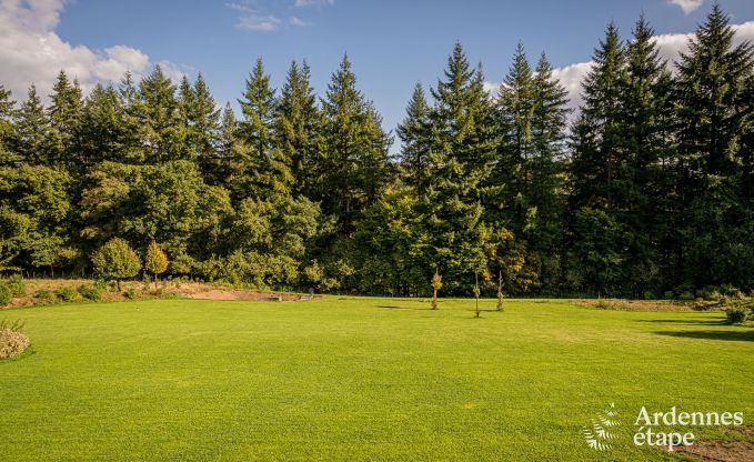 Ruime luxevilla in Daverdisse voor 22 personen met 11 slaapkamers, binnenzwembad, sauna en jacuzzi