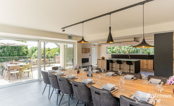 Luxe villa Daverdisse, 10 slaapkamers, 9 badkamers, zwembad, jacuzzi, sauna, speelruimte, nabij bos en rivier