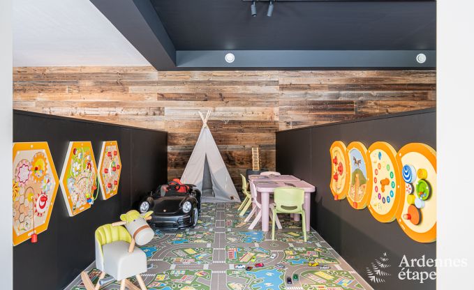 Luxe villa Daverdisse, 10 slaapkamers, 9 badkamers, zwembad, jacuzzi, sauna, speelruimte, nabij bos en rivier