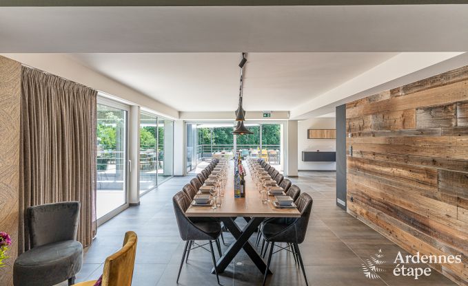 Luxe villa Daverdisse, 10 slaapkamers, 9 badkamers, zwembad, jacuzzi, sauna, speelruimte, nabij bos en rivier