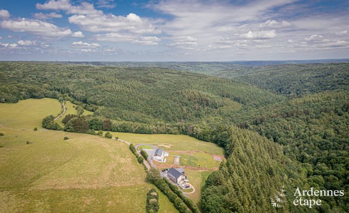 Luxe villa Daverdisse, 10 slaapkamers, 9 badkamers, zwembad, jacuzzi, sauna, speelruimte, nabij bos en rivier