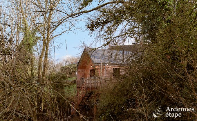 Romantische chalet Doische: handgemaakt, houtkachel, privtuin, geschikt voor 2 personen