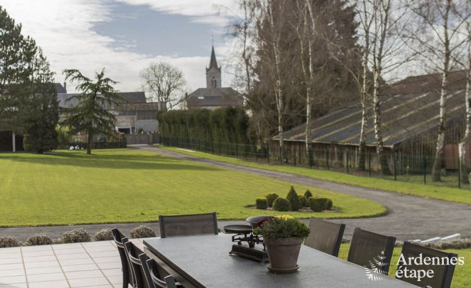 Luxe villa voor 8 personen in Doische: infraroodcabine, jacuzzi, cassettehaard, vijver en priv�tuin