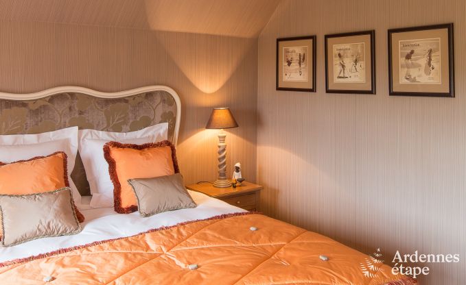 Luxe villa voor 8 personen in Doische: infraroodcabine, jacuzzi, cassettehaard, vijver en priv�tuin