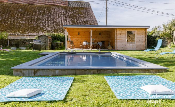 Charmant vakantiehuis in Doische voor 8 personen met priv�zwembad, tuin en barbecue