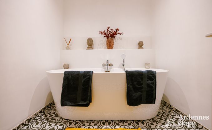 Charmant vakantiehuis in Doische voor 8 personen met priv�zwembad, tuin en barbecue