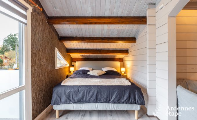 Ruim vakantiehuis bij Durbuy voor 9 personen met overdekte jacuzzi, omheinde tuin en speelruimte