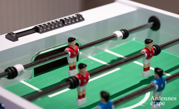 Ruim vakantiehuis bij Durbuy voor 9 personen met overdekte jacuzzi, omheinde tuin en speelruimte