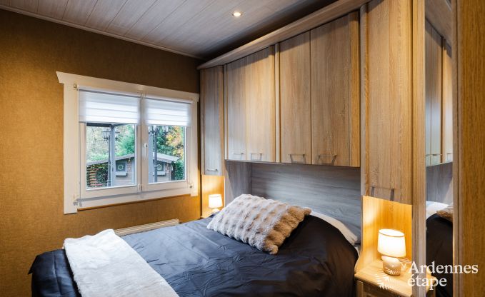 Ruim vakantiehuis bij Durbuy voor 9 personen met overdekte jacuzzi, omheinde tuin en speelruimte