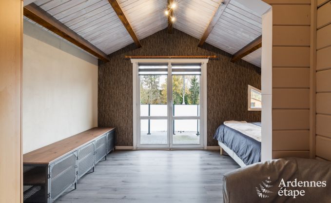 Ruim vakantiehuis bij Durbuy voor 9 personen met overdekte jacuzzi, omheinde tuin en speelruimte