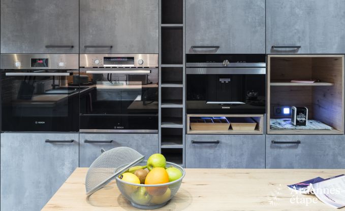 Ruim vakantiehuis bij Durbuy voor 9 personen met overdekte jacuzzi, omheinde tuin en speelruimte