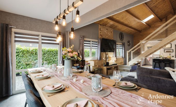 Ruim vakantiehuis bij Durbuy voor 9 personen met overdekte jacuzzi, omheinde tuin en speelruimte