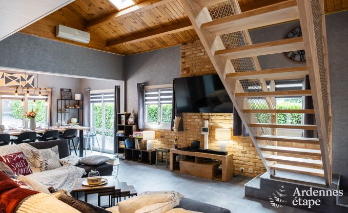 Ruim vakantiehuis bij Durbuy voor 9 personen met overdekte jacuzzi, omheinde tuin en speelruimte