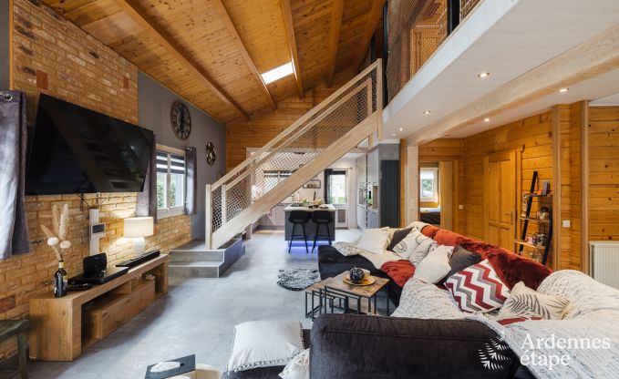 Ruim vakantiehuis bij Durbuy voor 9 personen met overdekte jacuzzi, omheinde tuin en speelruimte