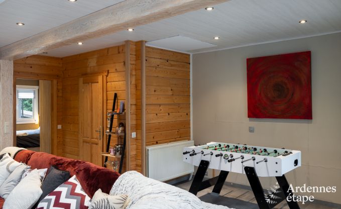 Ruim vakantiehuis bij Durbuy voor 9 personen met overdekte jacuzzi, omheinde tuin en speelruimte