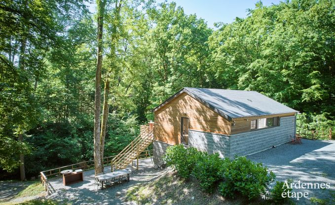 Ruime chalet voor 8 personen met sauna in de bossen rond Durbuy