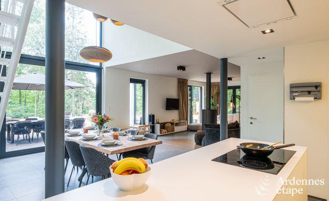 Ruime villa voor 8 personen in Durbuy met sauna, hottub en privtuin