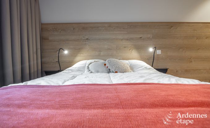 Ruime luxe villa in hartje Durbuy: Ideale groepsaccommodatie voor 20 personen met sauna, privtuin en bar