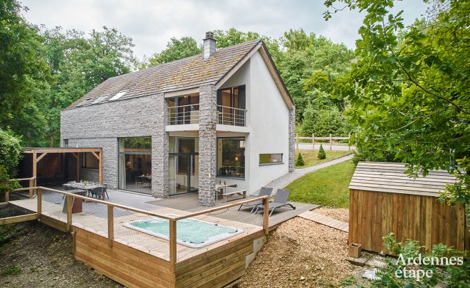 Luxevilla in Durbuy voor 8 personen met jacuzzi, sauna, overdekt terras en privtuin
