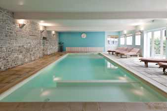 Luxevilla voor 34 personen met zwembad en wellnessruimte in Durbuy