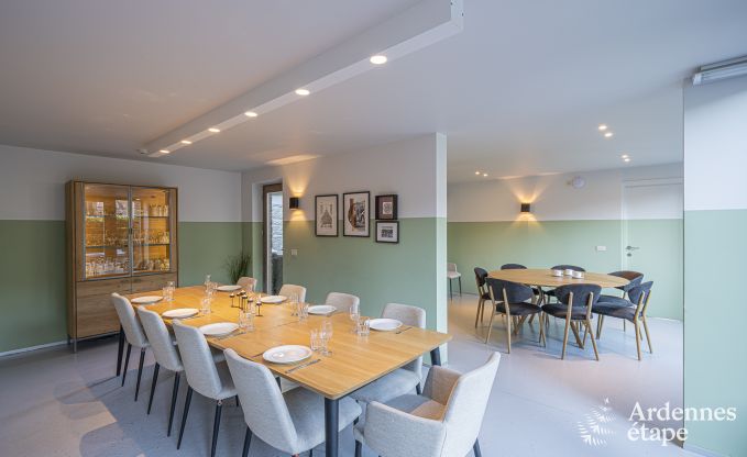 Onvergetelijk verblijf in Durbuy: Ruim vakantiehuis voor 18 personen met luxe voorzieningen in het hart van de Ardennen