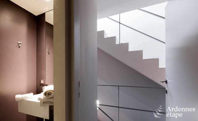 Onvergetelijk verblijf in Durbuy: Ruim vakantiehuis voor 18 personen met luxe voorzieningen in het hart van de Ardennen