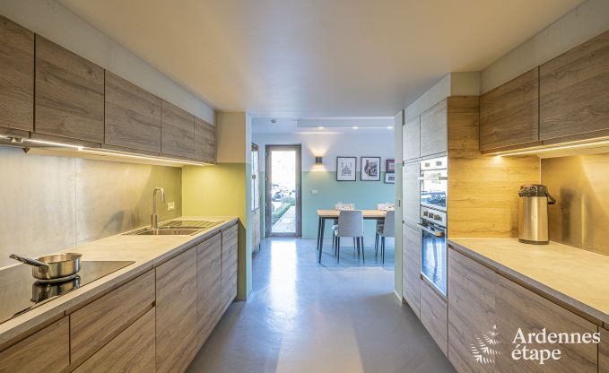 Onvergetelijk verblijf in Durbuy: Ruim vakantiehuis voor 18 personen met luxe voorzieningen in het hart van de Ardennen