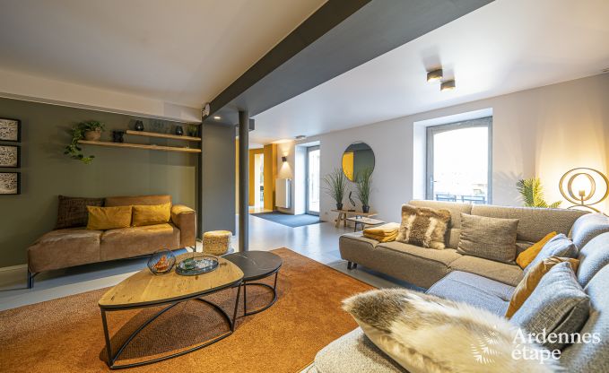 Onvergetelijk verblijf in Durbuy: Ruim vakantiehuis voor 18 personen met luxe voorzieningen in het hart van de Ardennen