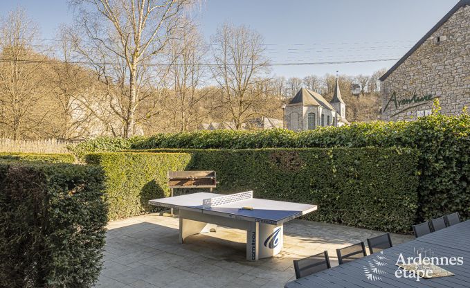 Onvergetelijk verblijf in Durbuy: Ruim vakantiehuis voor 18 personen met luxe voorzieningen in het hart van de Ardennen