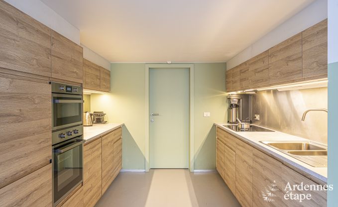 Onvergetelijk verblijf in Durbuy: Ruim vakantiehuis voor 18 personen met luxe voorzieningen in het hart van de Ardennen