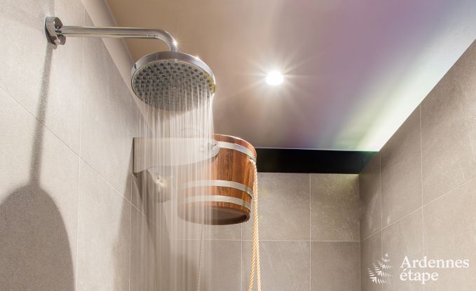 Onvergetelijk verblijf in Durbuy: Ruim vakantiehuis voor 18 personen met luxe voorzieningen in het hart van de Ardennen