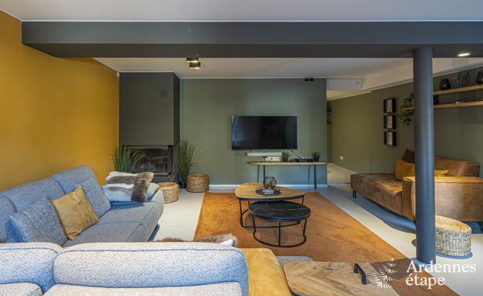 Onvergetelijk verblijf in Durbuy: Ruim vakantiehuis voor 18 personen met luxe voorzieningen in het hart van de Ardennen