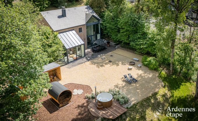 Ruime villa voor 8 personen in Durbuy met sauna, hottub en priv�tuin